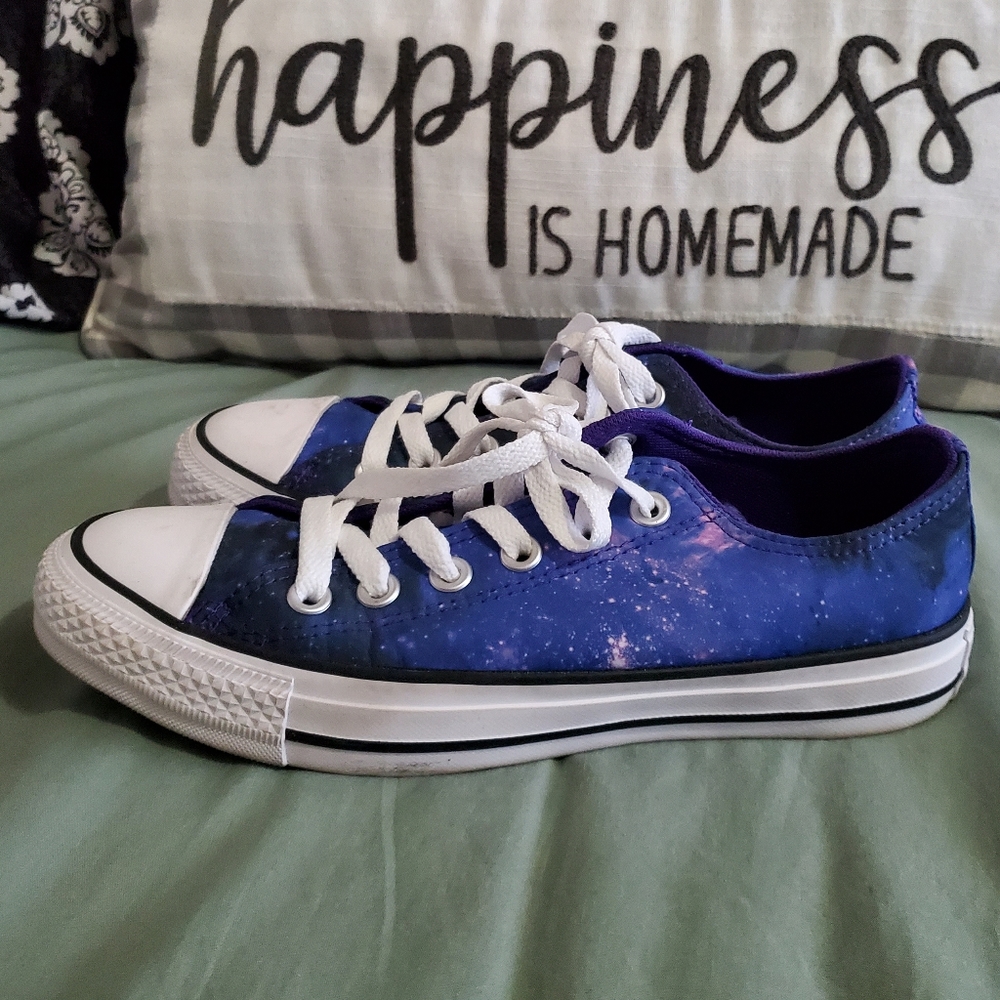 Galaxy Converse size 7